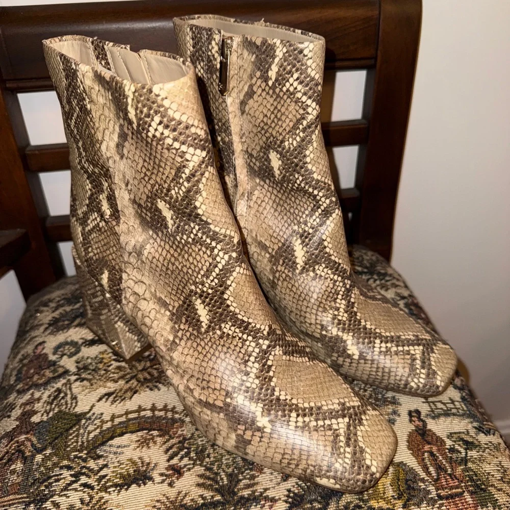 🐍 Sam Edelman Daruby Snakeskin Ankle Booties Block Heel – Size 10